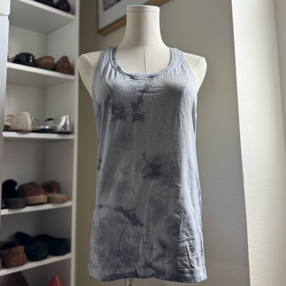 Lululemon Athletica Light and Dark Gray Tie Dye Pattern Racerback Sport Tank Top - Picture 2 of 4